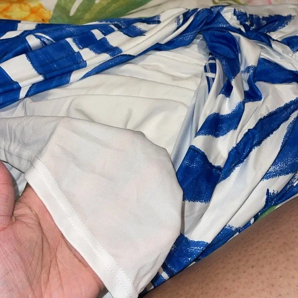 Blue and White dress - Picture 3 of 4